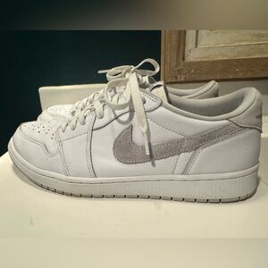 Jordan Retro 1 low Size 12  Men's White and Gray